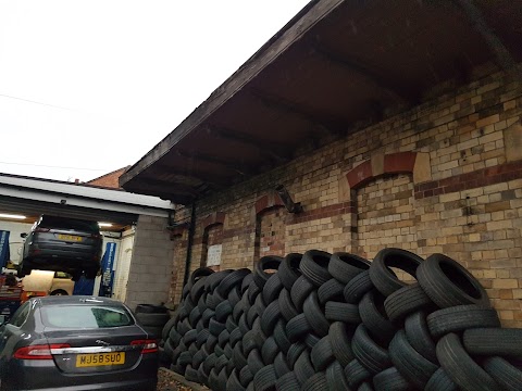 Fast Fit Tyres