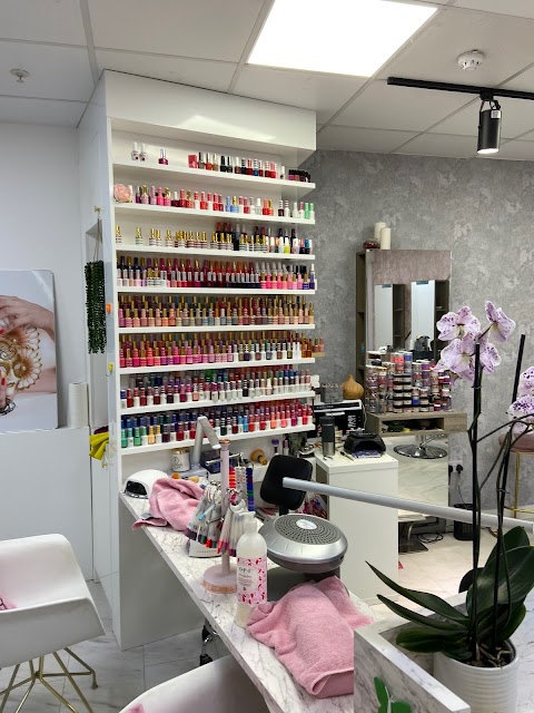 Beauty Lounge Calcot (Inside Sainsburys)