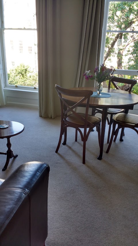 Bath Holiday Rentals - Catharine Place Garden Apartment