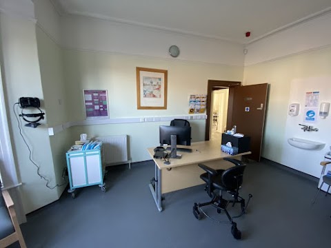 Newmedica Eye Health Clinic & Surgical Centre - Wakefield