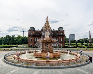 Doulton Fountain