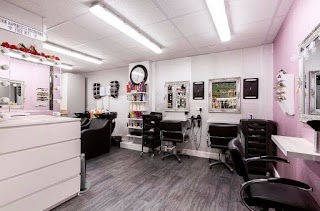 Crème De La Crème Hair & Beauty Boutique