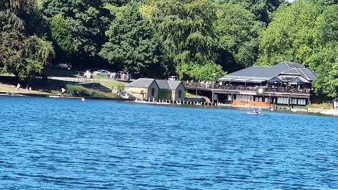 The Lakeside Café