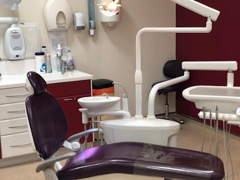 Smileright Dental Clinic, 1st Floor Boots, Basingstoke