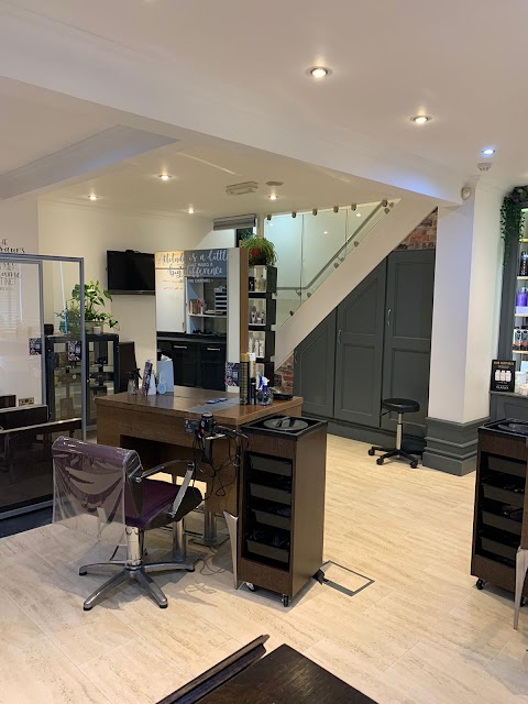 Cutting Room (The Salon) Ltd