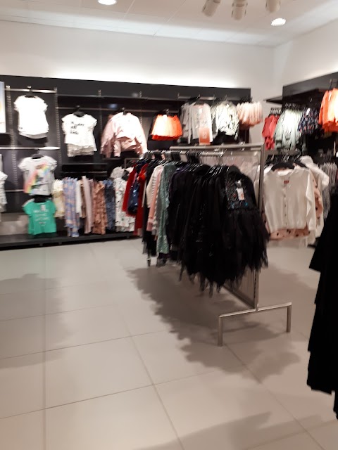 H&M