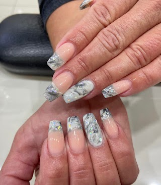 Glamorous Nails & Beauty