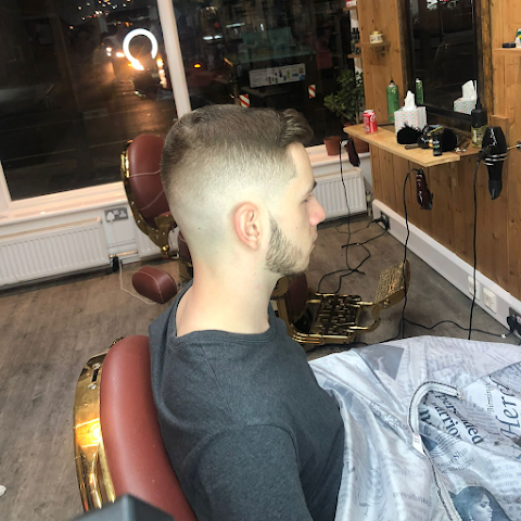 CLASSY BARBER