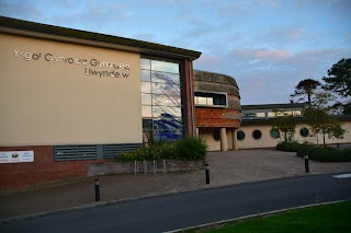 Ysgol Gynradd Gymraeg Llwynderw