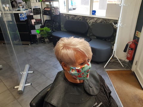 Giovanni hairdressers and barbers