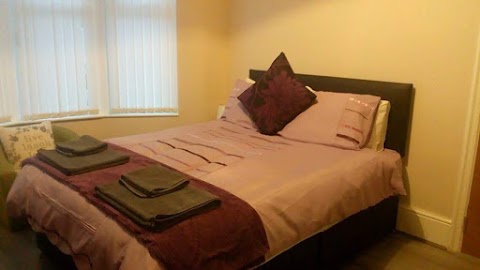 Contractor Accommodation Liverpool 4 Bed House Sleeps 8