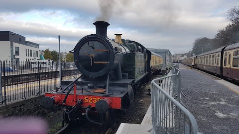 Dartmouth Steam Railway - (Paignton, Station)