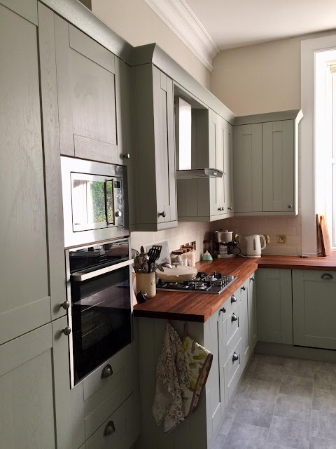 Solid Wood Kitchen Cabinets - Glasgow Showroom