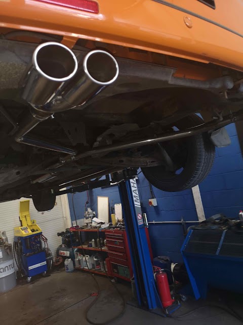 JVR Automotive Services is a local garage with over 35 years experience in the motor trade. With all the most upto date diagnostic systems for all your cars needs without the expensive main dealer prices