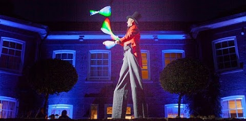 Solo Circus - Circus Skills Entertainer