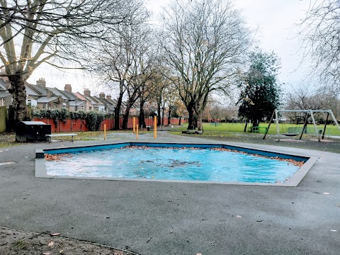 Plaistow Park Paddling Pool and Water Jet