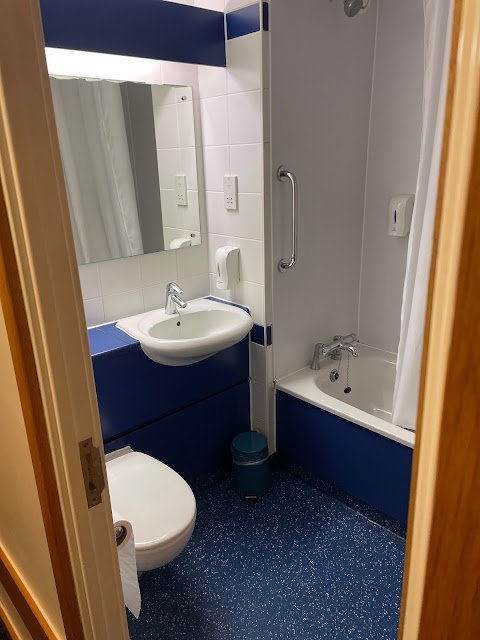 Travelodge Leeds Colton