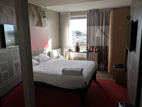 ibis Swansea