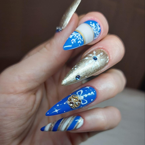 Veronika Halls Nail Artist-Norwich