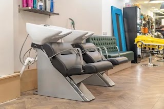 Boujee unisex hairdressers