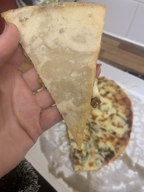 Heatons Chicken Pizza