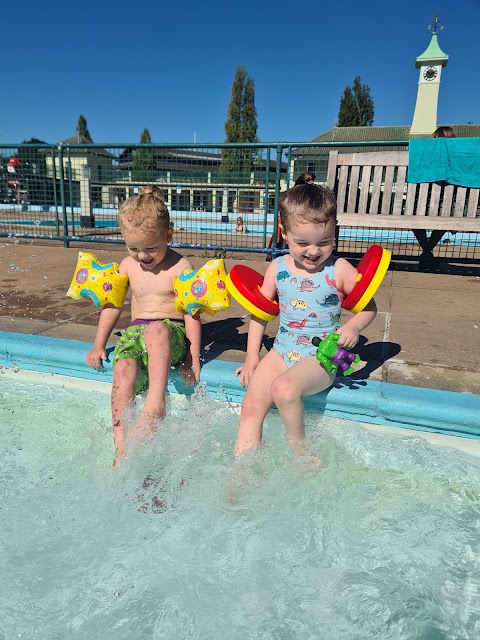 Peterborough Lido Outdoor Swimming Pool