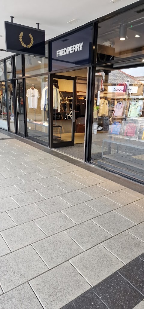 FRED PERRY Cheshire Oaks Outlet