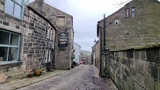 The White Lion, Heptonstall