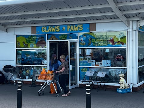 Claws N Paws