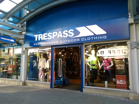 Trespass Castleford