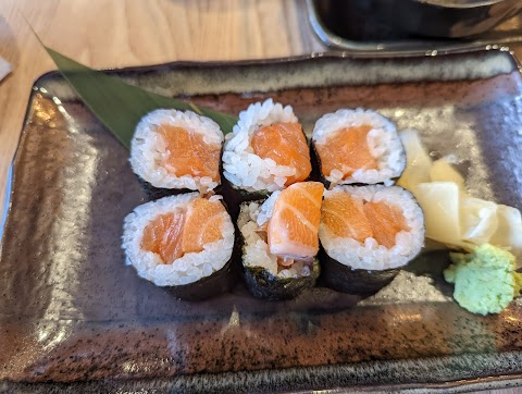 KI-CCHIN Sushi Bar