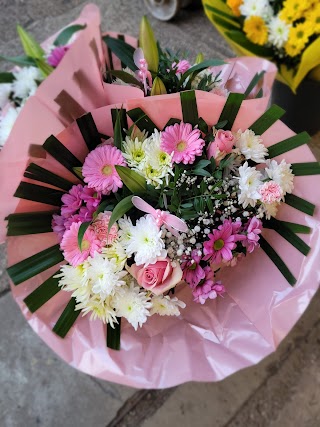 Fresh Cut Flowers And Plants Stand