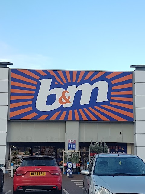 B&M Store