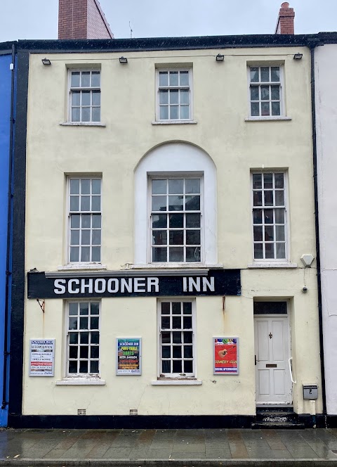 Schooner Inn