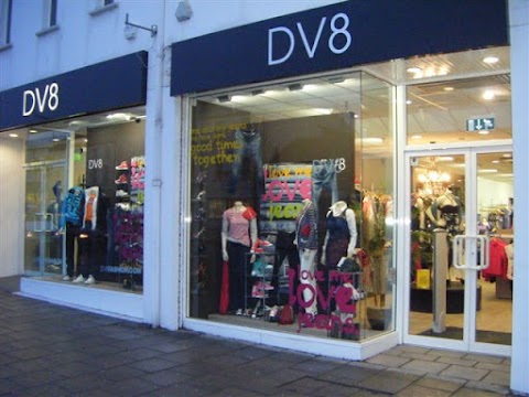 DV8