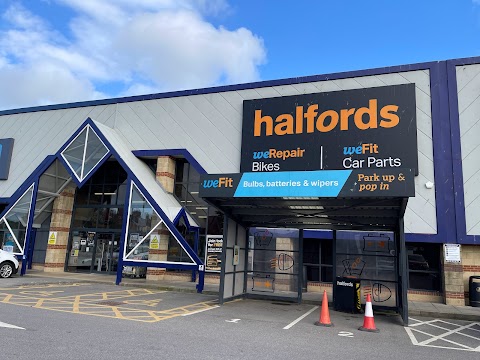 Halfords - Chippenham