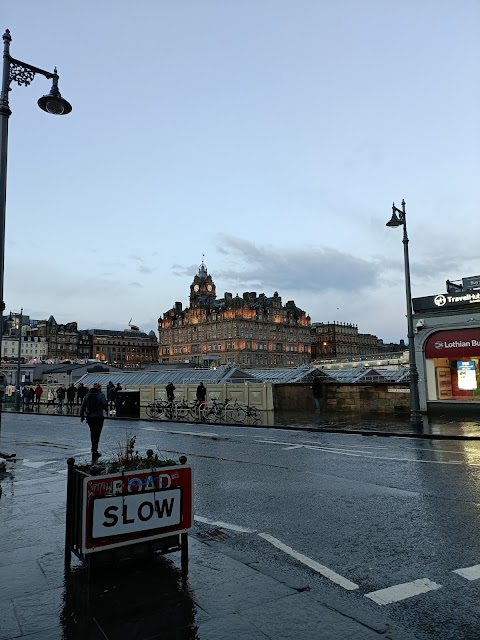 Waverley Bridge TravelHub