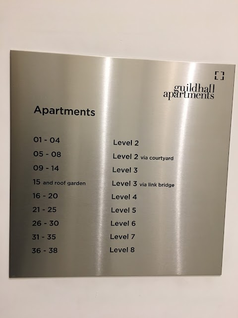 10 Guildhall Apartments