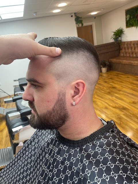 HECUTS BARBER