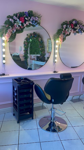 Larissa Loscombe Salon & Academy