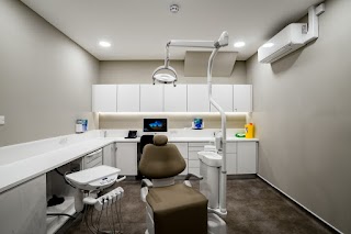 Angle House Specialist Dentistry (Harrow)