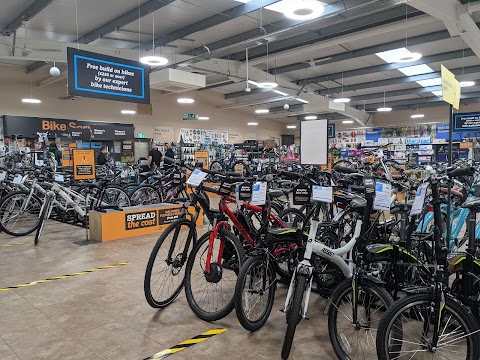 Halfords - Farnborough