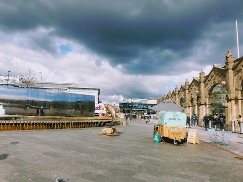 Motore Cafe (train station Sheffield)