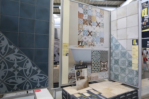 Topps Tiles Brighton - SUPERSTORE