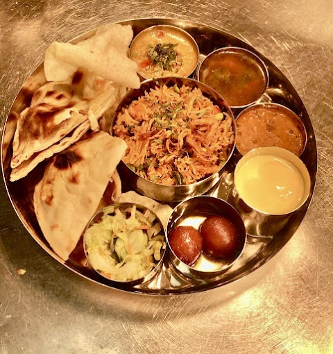 Five Fingers - Finest Indian Cuisine in London