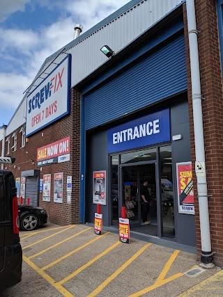 Screwfix Horsham