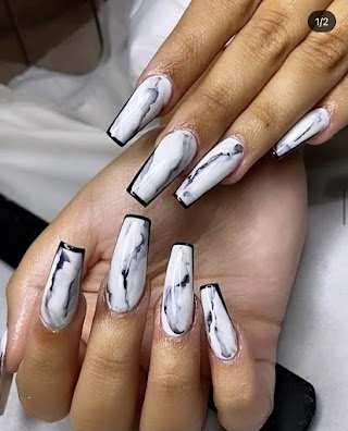 Nail Lounge