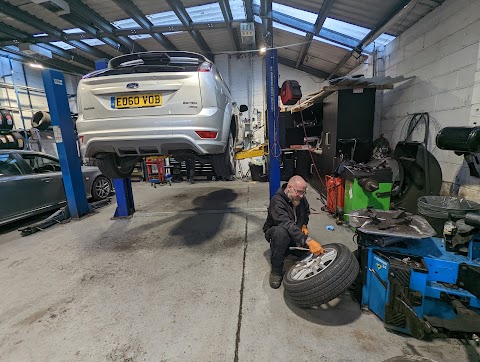 Cookes Auto Repairs & Tyre Sales