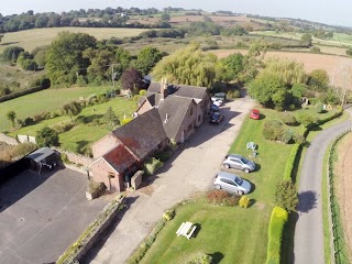 The Dinney Farmhouse Bed & Breakfast