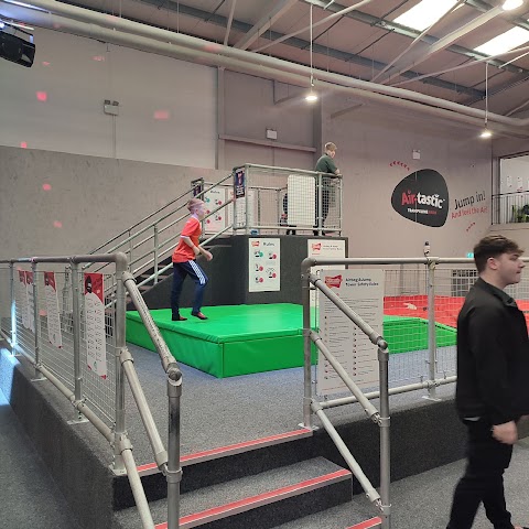 Airtastic Entertainment Centre Craigavon – Bowling, Mini Golf, Soft Play, Arcade, NY Kitchen